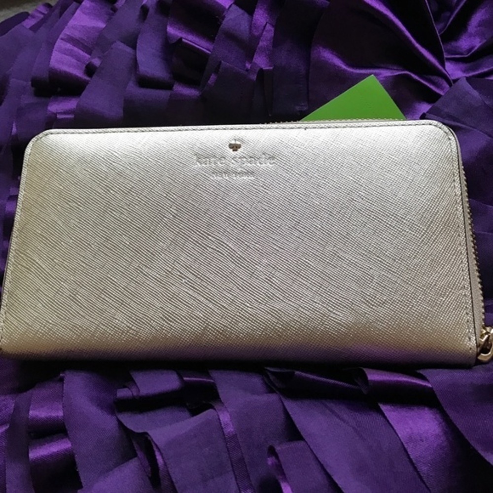 Kate Spade gold wallet, so many pockets, dividers!